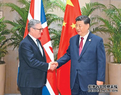 习近平会见英国首相斯塔默