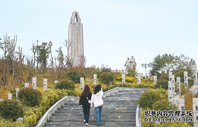 红色旅游别样红