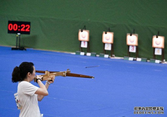 同样是冲着10环去的，射弩和射箭有啥不一样？