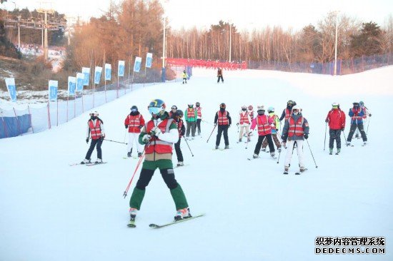 全国学校冰雪运动系列竞赛在长春启动